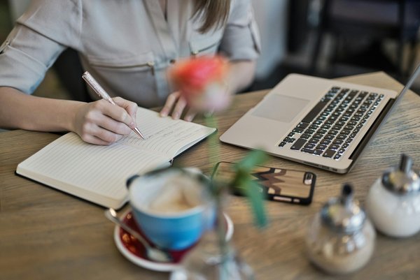 Comment créer un journal de gratitude en PDF facile et efficace
